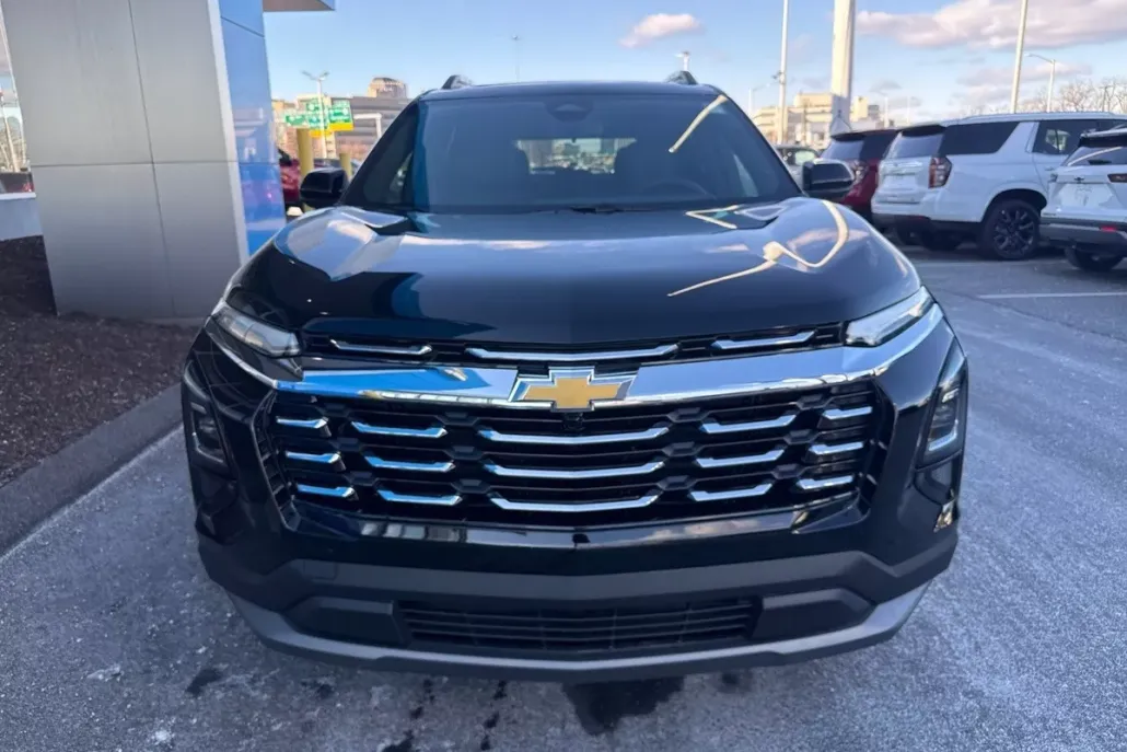 2026 Chevrolet Equinox LT photo 1