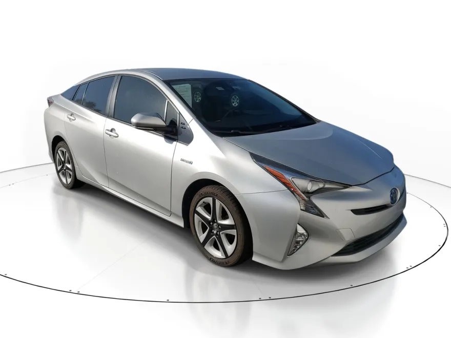 2016 Toyota Prius Four Touring photo 1