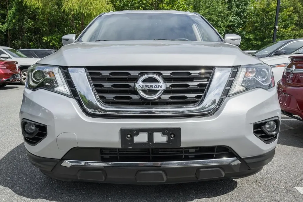2020 Nissan Pathfinder SV photo 1