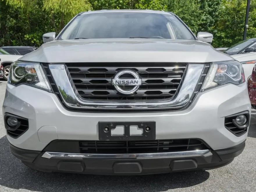 2020 Nissan Pathfinder SV photo 1
