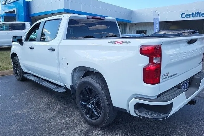 2024 Chevrolet Silverado 1500 Custom photo 1
