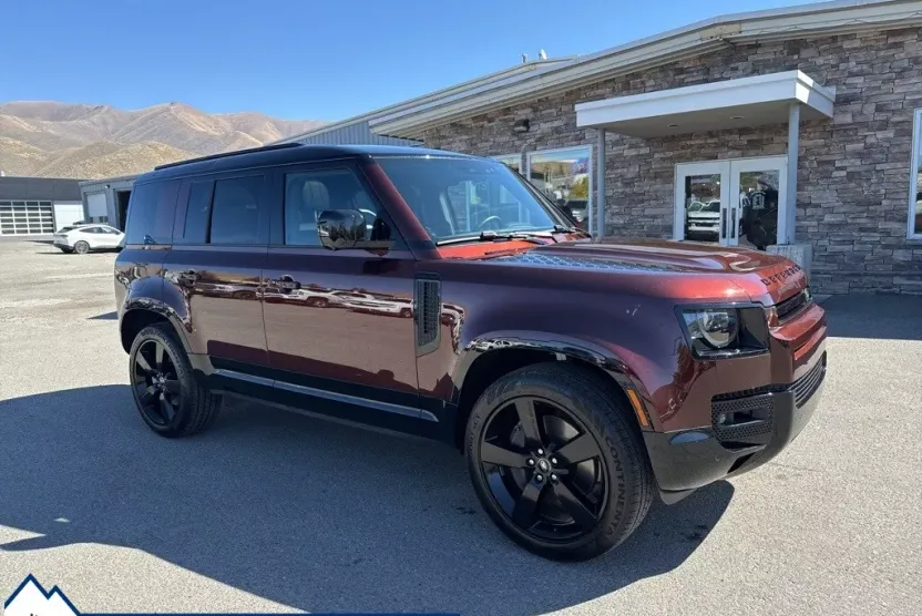2025 Land Rover Defender 110 Sedona Red photo 1