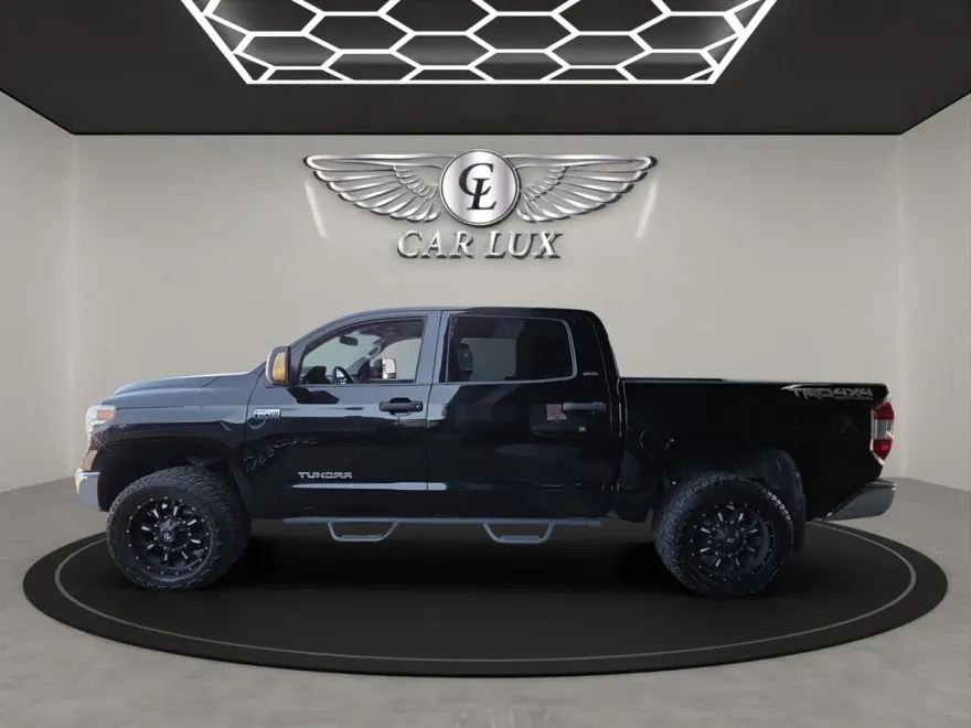 2015 Toyota Tundra SR5 CrewMax photo 1