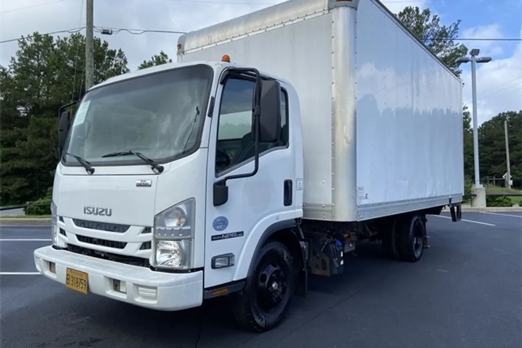 2016 Isuzu NPR photo 1