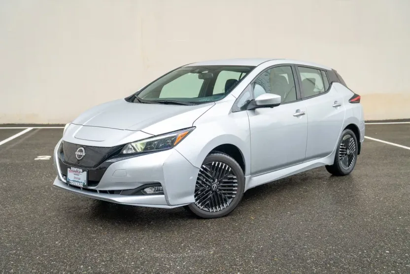 2023 Nissan Leaf SV Plus photo 1