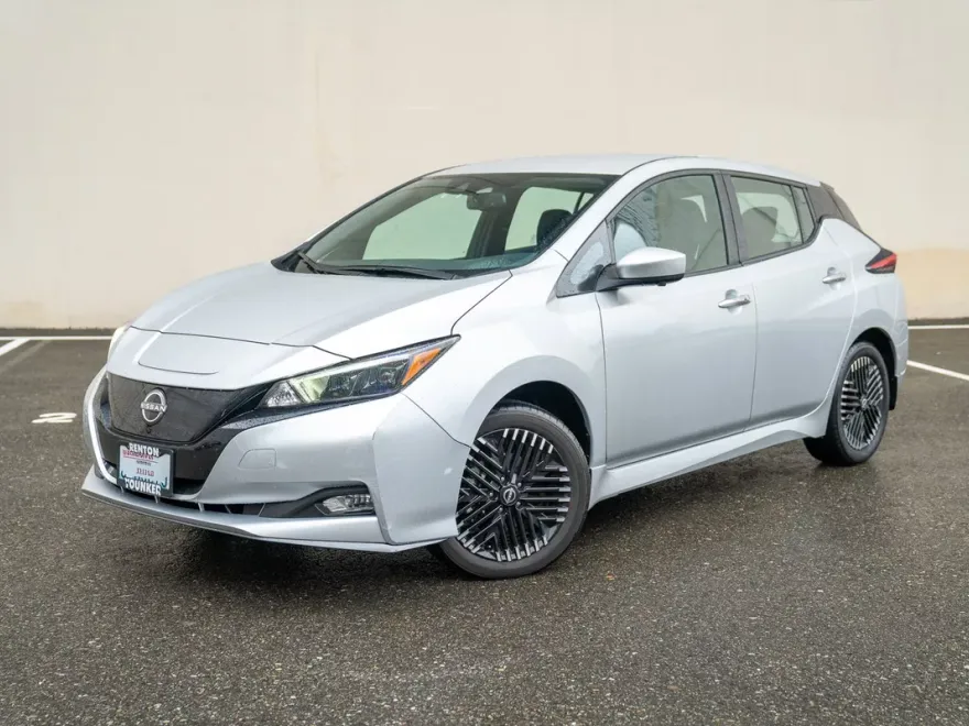 2023 Nissan Leaf SV Plus photo 1