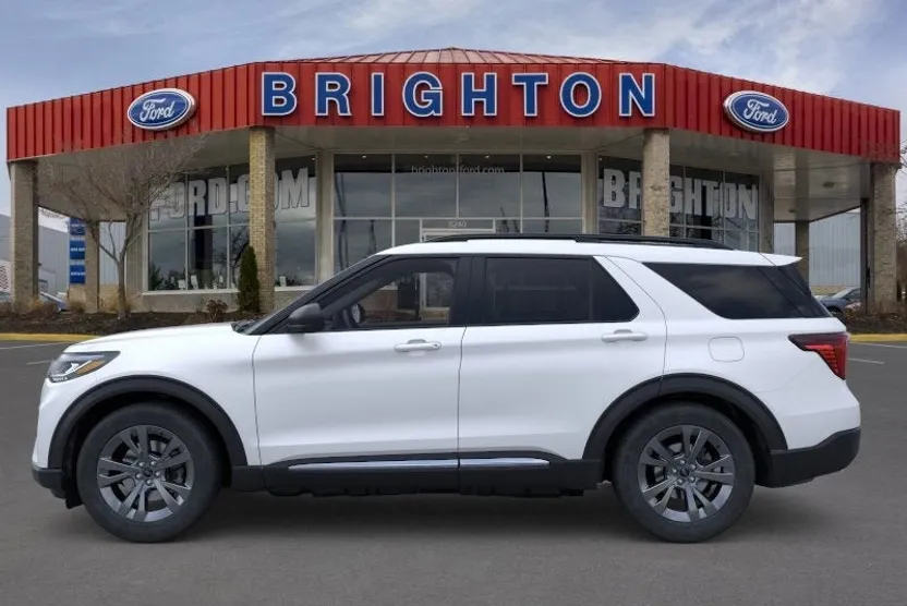 2025 Ford Explorer photo 1