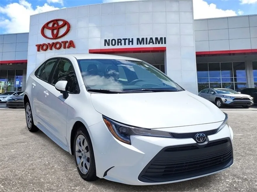 2023 Toyota Corolla LE photo 1