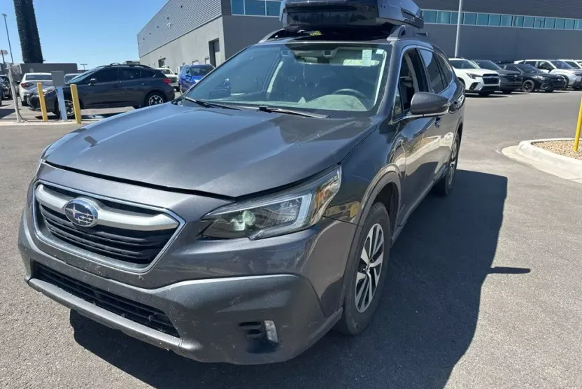 2020 Subaru Outback Premium photo 1