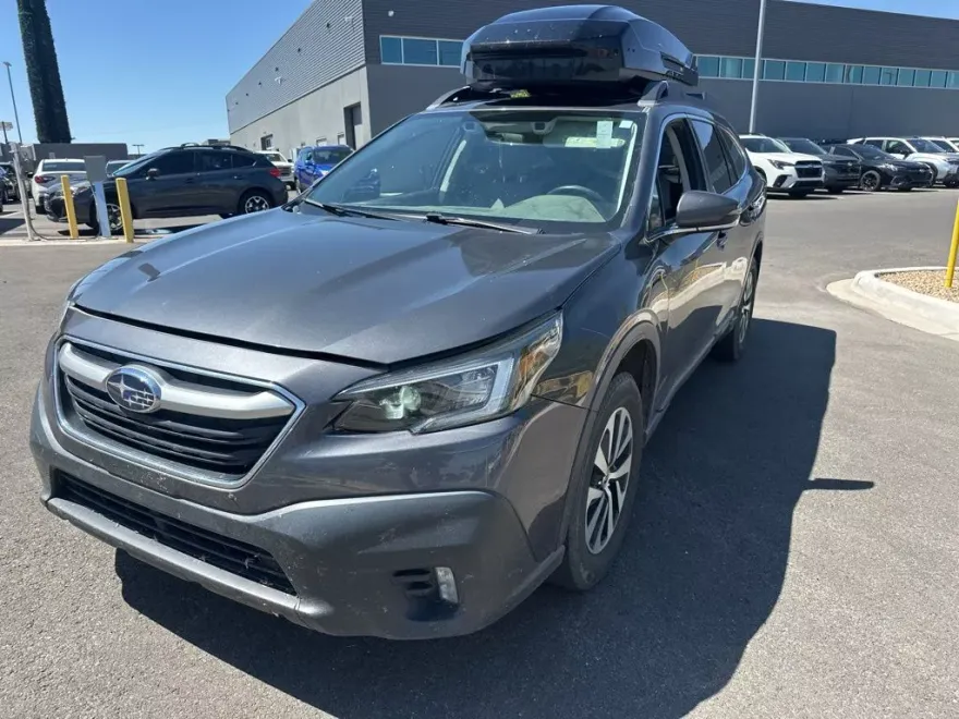 2020 Subaru Outback Premium photo 1