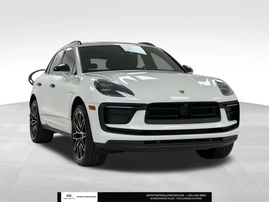 2024 Porsche Macan Base photo 1