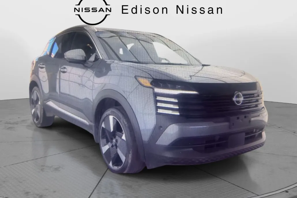 2025 Nissan Kicks SR photo 1