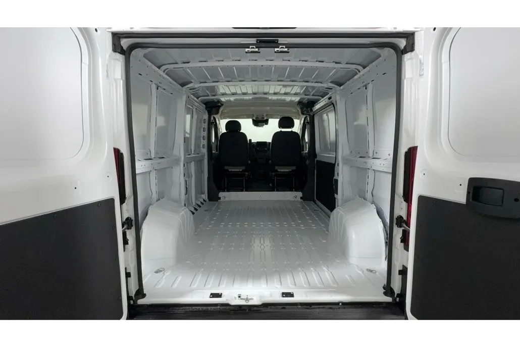 2025 Ram ProMaster 1500 Tradesman photo 1