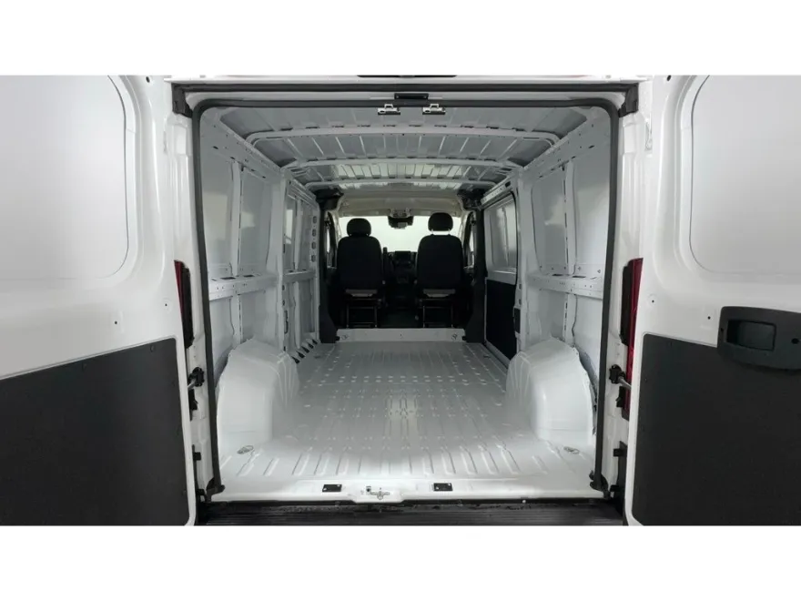 2025 Ram ProMaster 1500 Tradesman photo 1