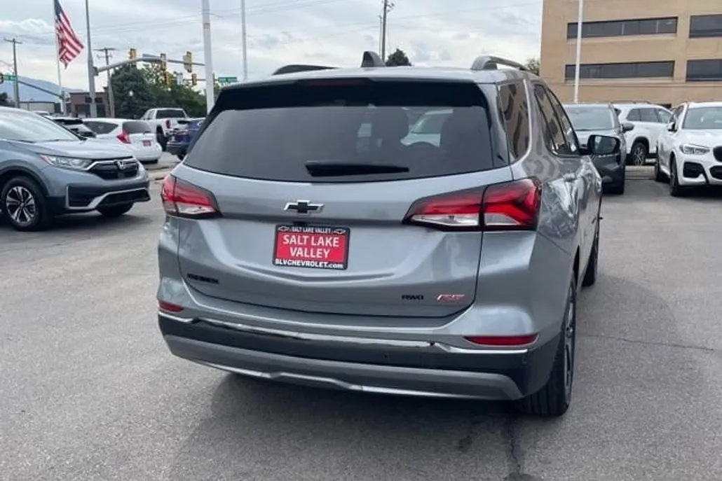 2023 Chevrolet Equinox RS photo 1