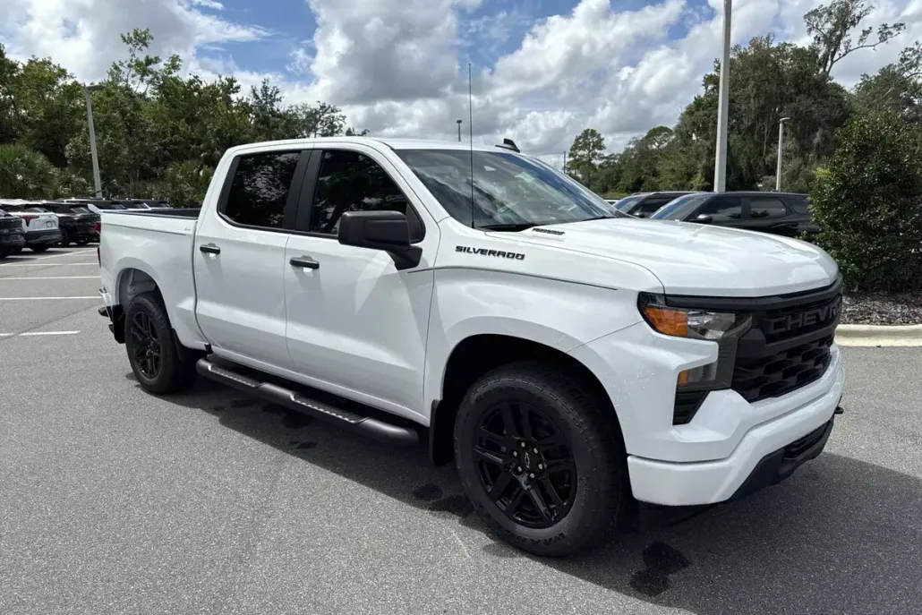 2026 Chevrolet Silverado 1500 Custom photo 1