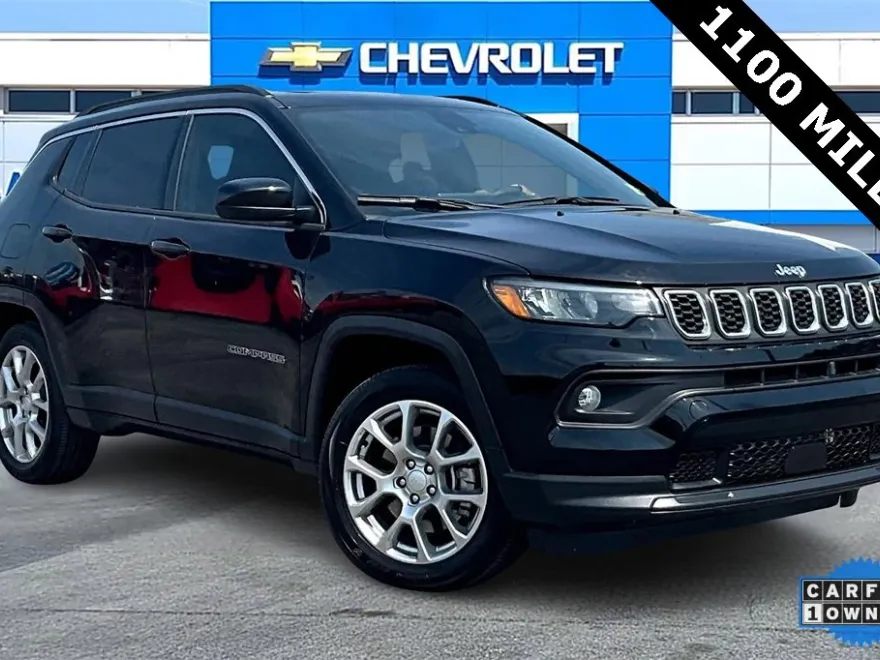 2024 Jeep Compass Latitude Lux photo 1