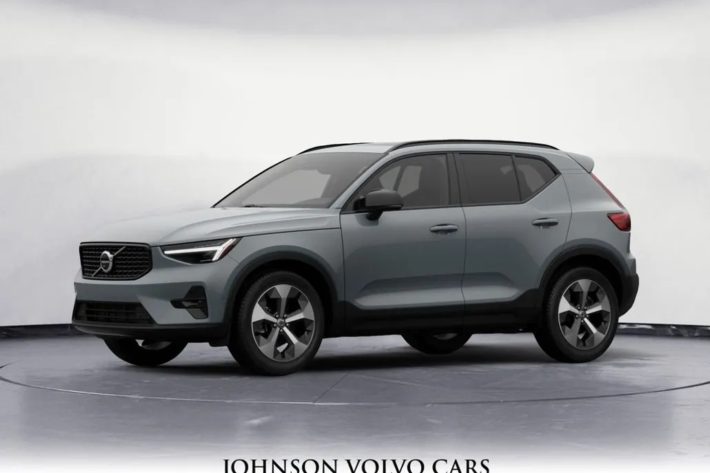 2026 Volvo XC40 Plus photo 1