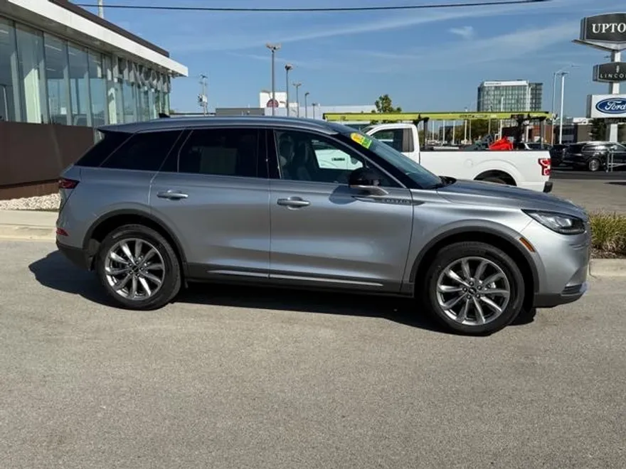 2022 Lincoln Corsair Standard photo 1