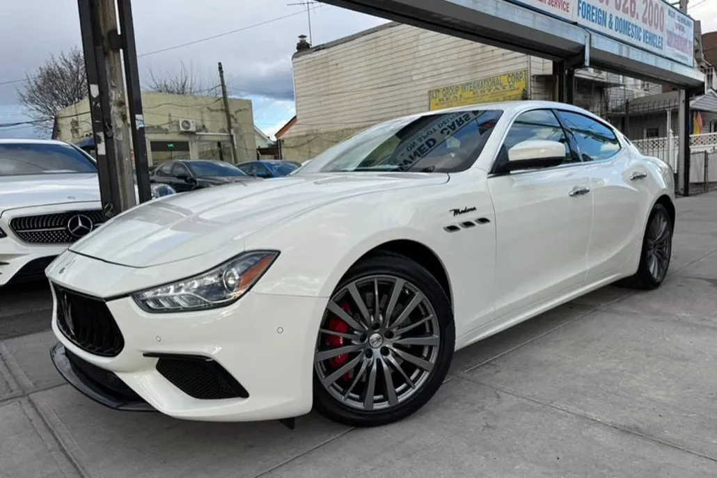 2022 Maserati Ghibli Modena Q4 photo 1