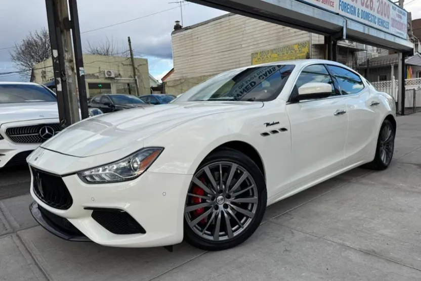 2022 Maserati Ghibli Modena Q4 photo 1