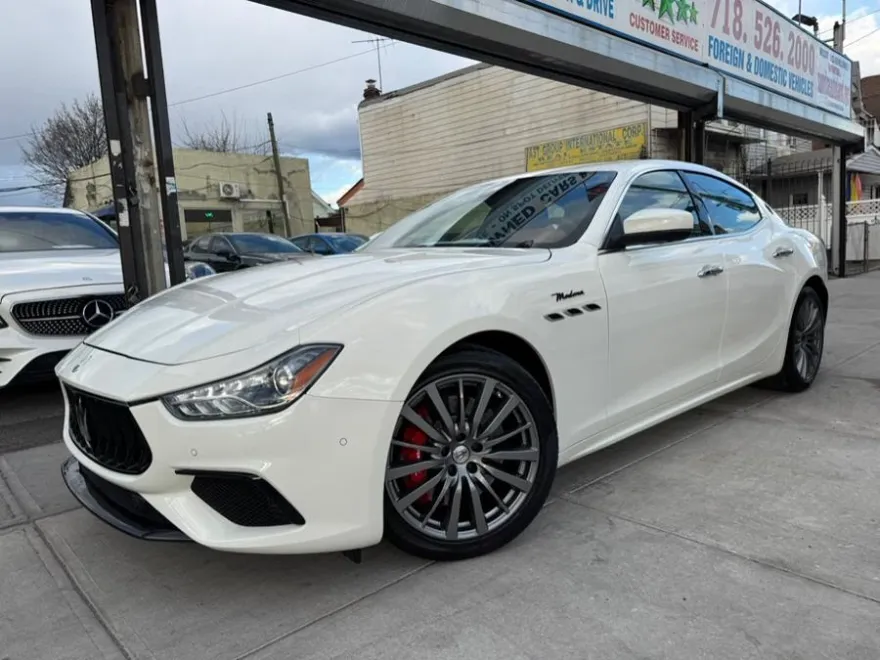 2022 Maserati Ghibli Modena Q4 photo 1
