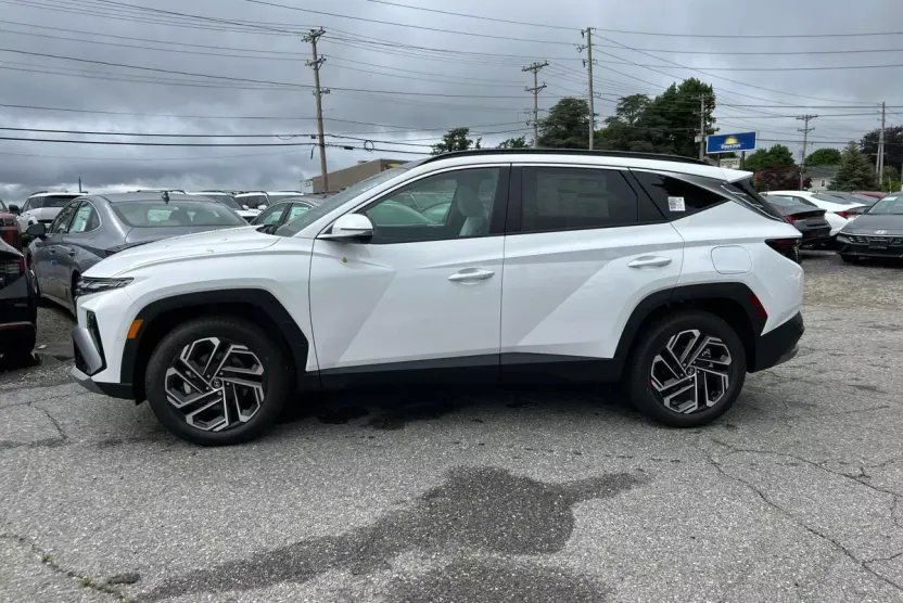 2025 Hyundai Tucson Limited photo 1