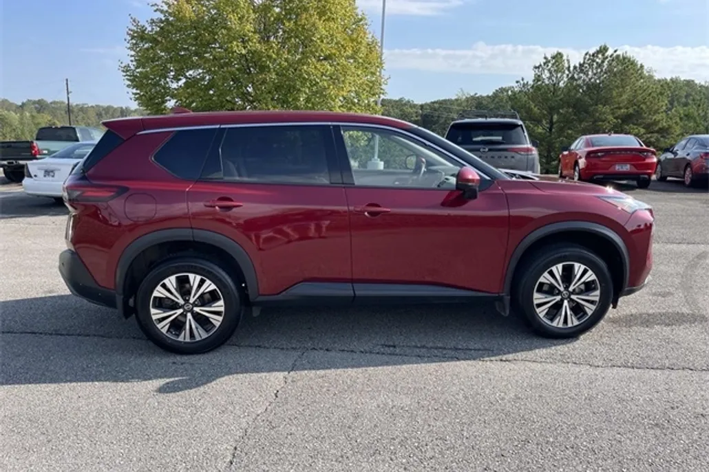 2021 Nissan Rogue SV photo 1