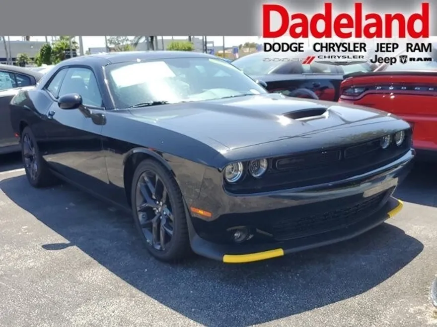 2023 Dodge Challenger R/T photo 1