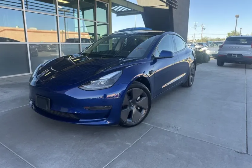 2023 Tesla Model 3 photo 1