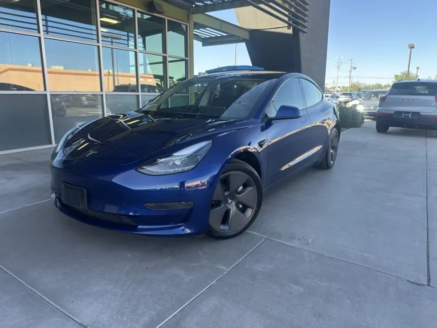 2023 Tesla Model 3 photo 1