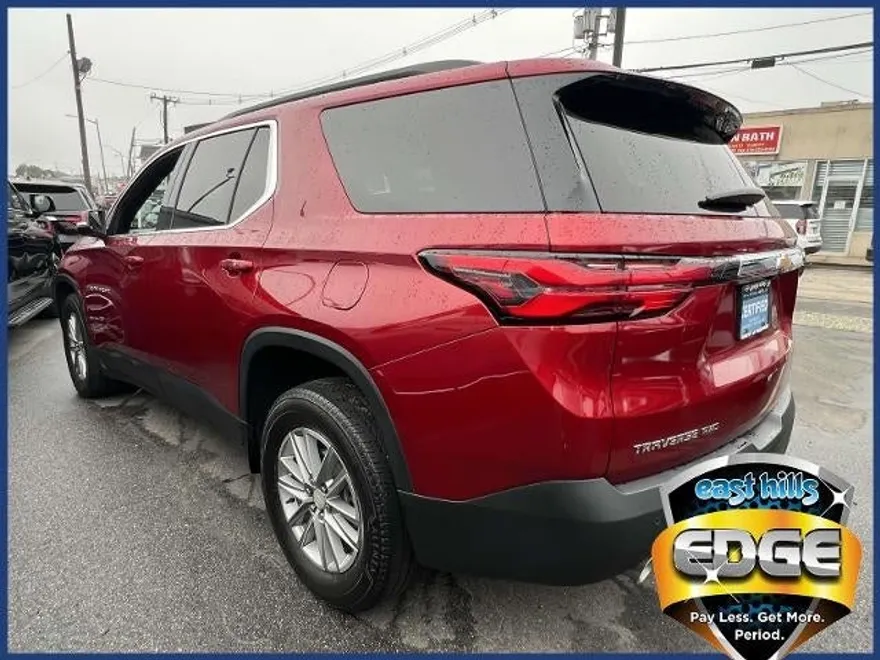 2023 Chevrolet Traverse Cloth 1LT photo 1