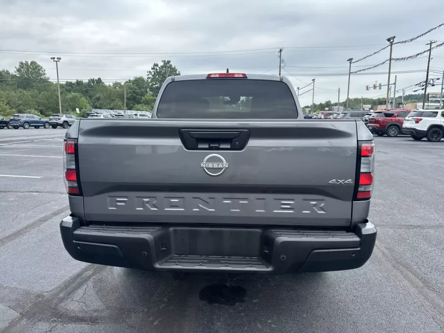 2023 Nissan Frontier Crew Cab S photo 1