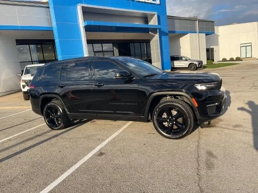 2024 Jeep Grand Cherokee Limited photo 1