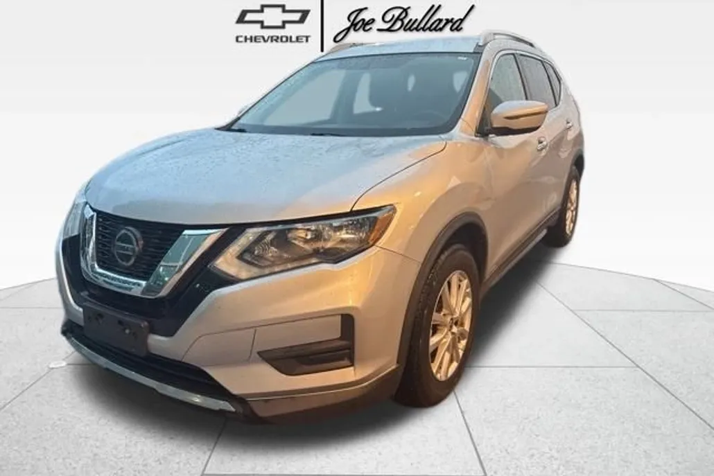 2018 Nissan Rogue SV photo 1