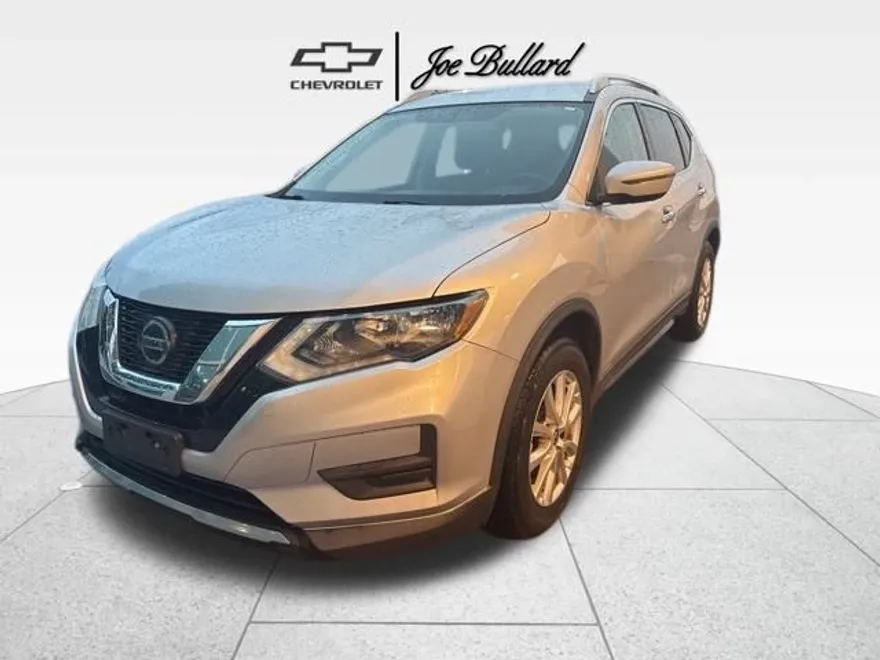 2018 Nissan Rogue SV photo 1