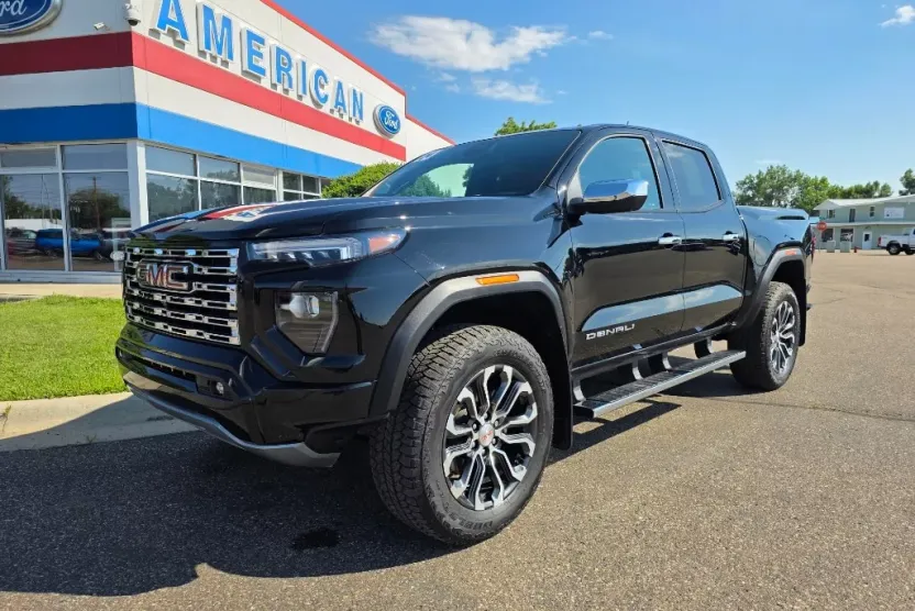 2024 Gmc Canyon Denali photo 1
