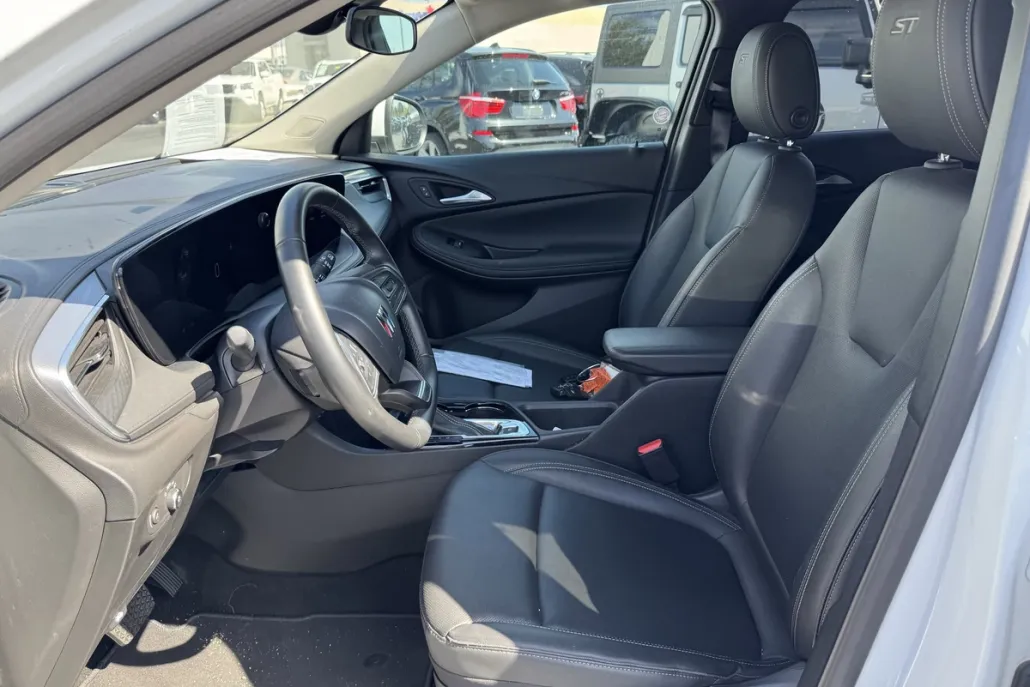 2024 Buick Encore GX Sport Touring photo 1