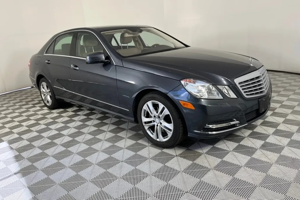 2011 Mercedes Benz E 350 photo 1