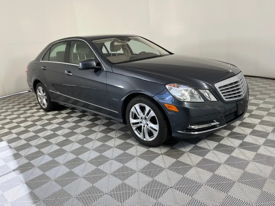 2011 Mercedes Benz E 350 photo 1