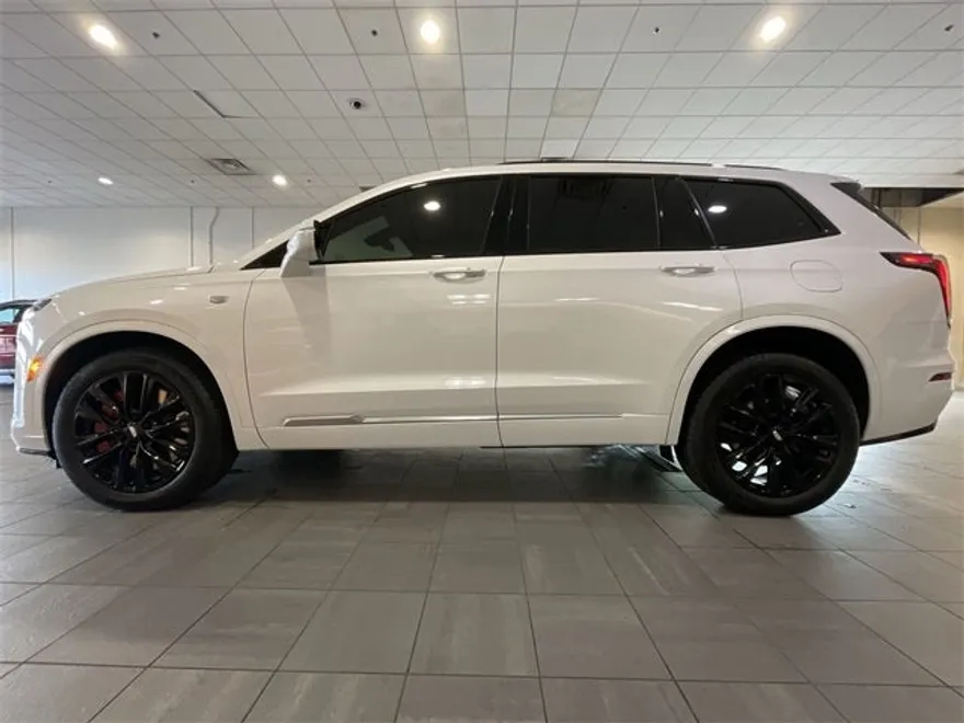 2024 Cadillac XT6 Sport photo 1