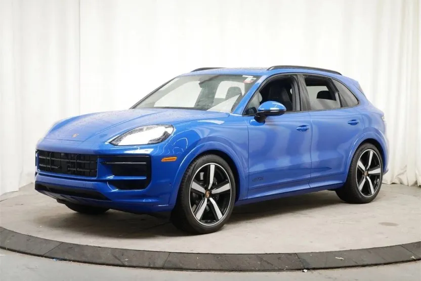 2025 Porsche Cayenne GTS photo 1