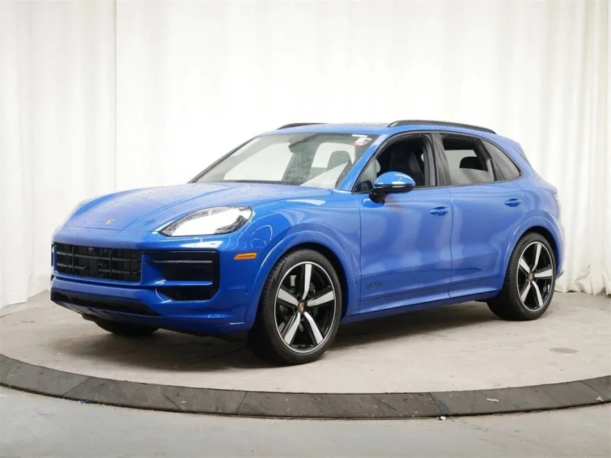 2025 Porsche Cayenne GTS photo 1