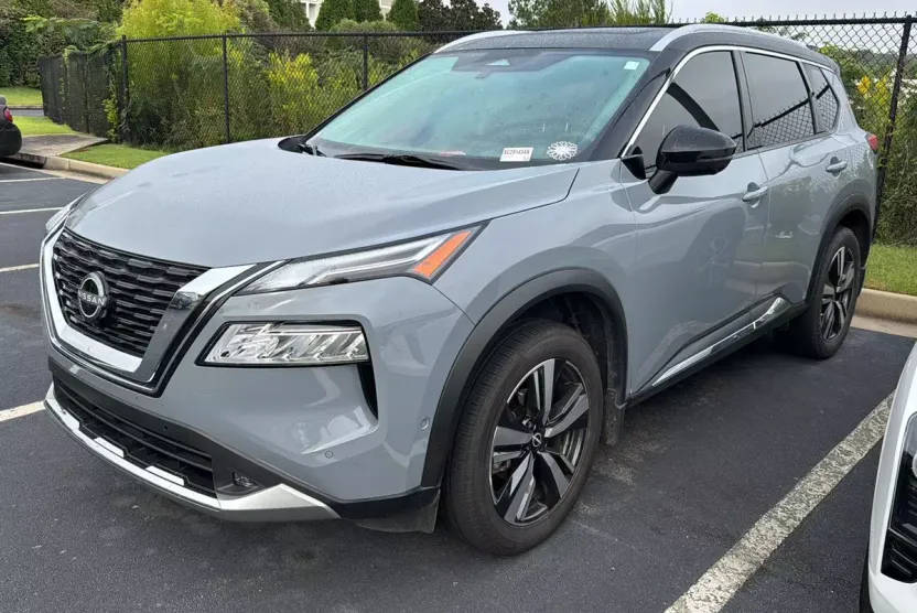 2022 Nissan Rogue Platinum photo 1