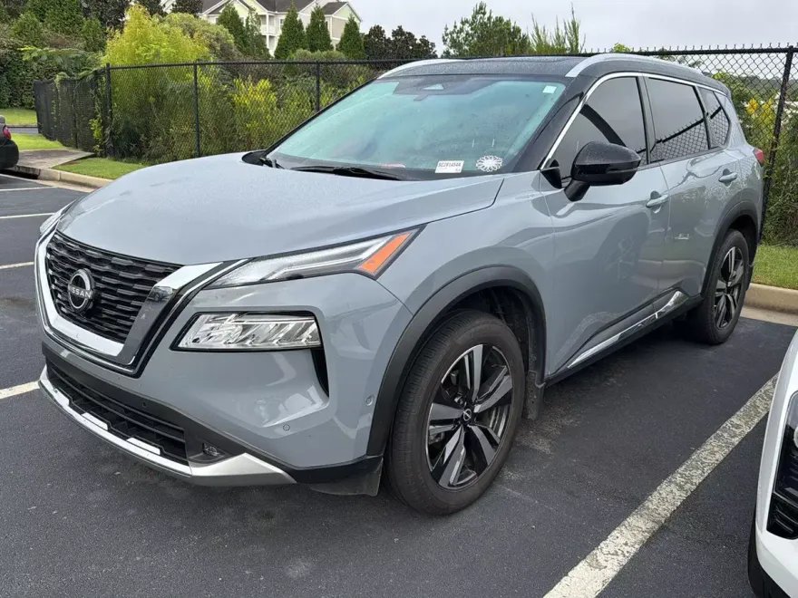 2022 Nissan Rogue Platinum photo 1