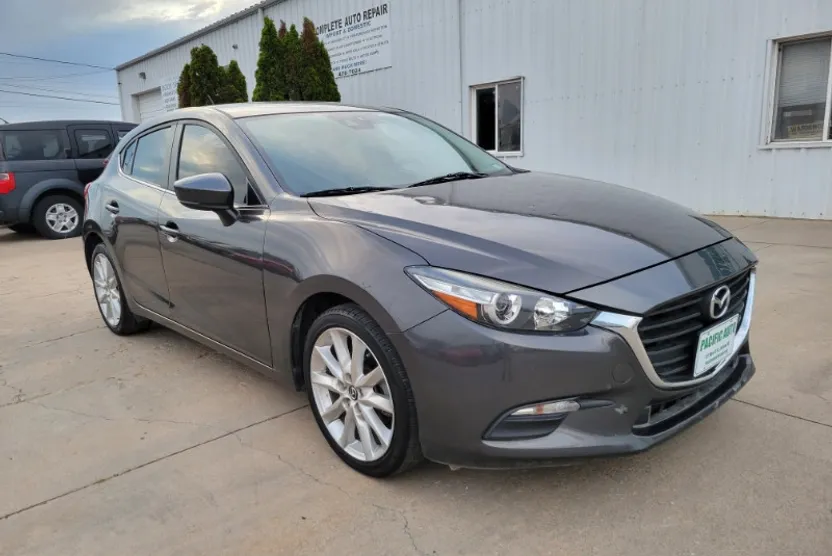 2017 Mazda Mazda3 Touring photo 1