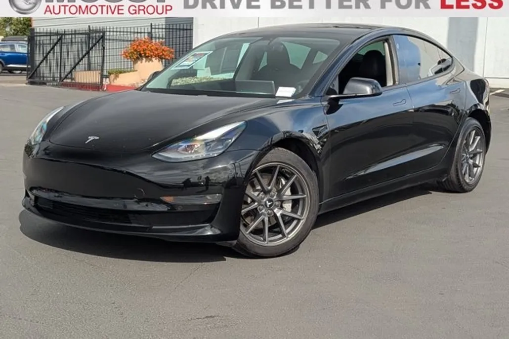 2021 Tesla Model Y Standard Range Plus photo 1