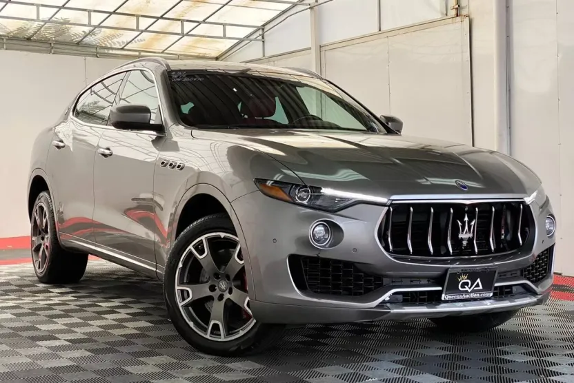 2017 Maserati Levante S photo 1