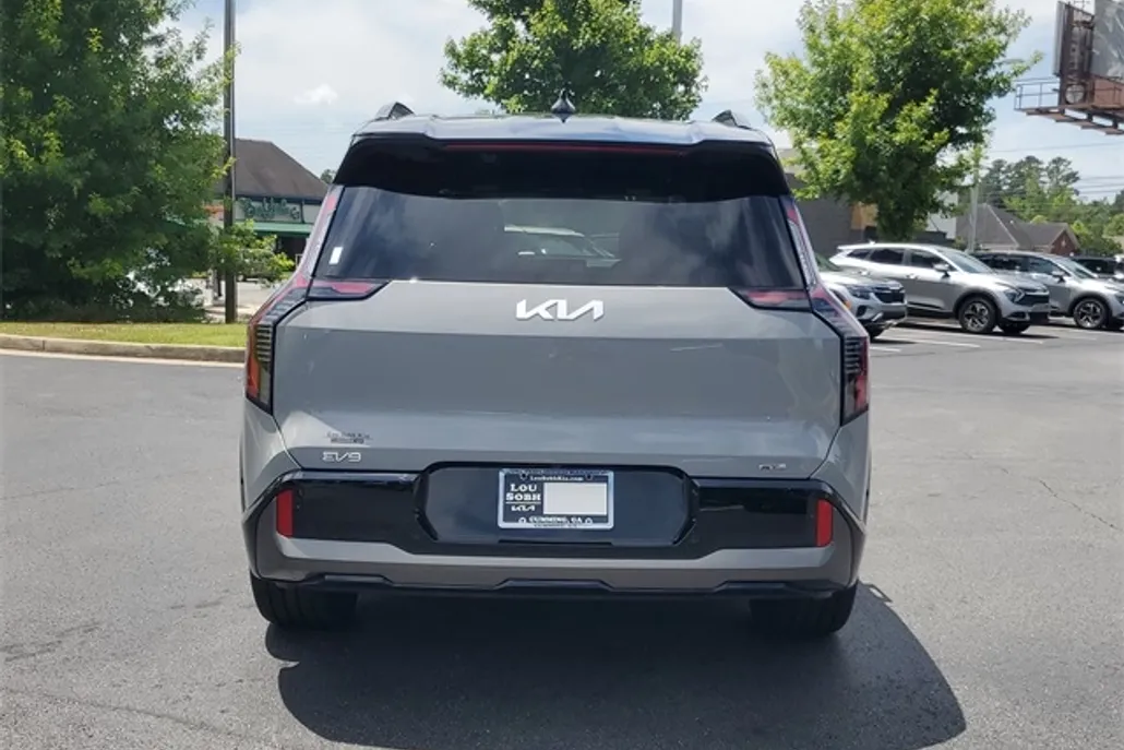 2026 Kia EV9 GT-Line photo 1