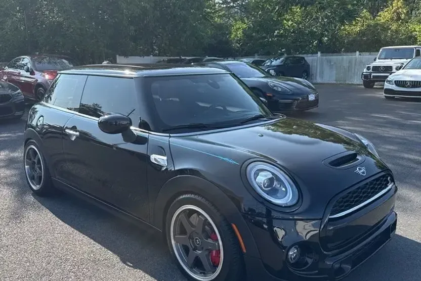 2020 Mini Cooper Hardtop S photo 1